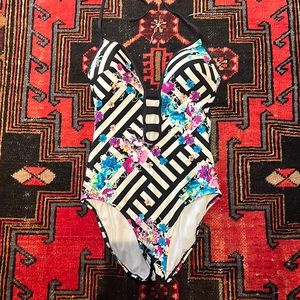 Kenneth Cole one piece swimsuit size S